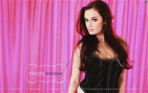 Evelyn Sharma